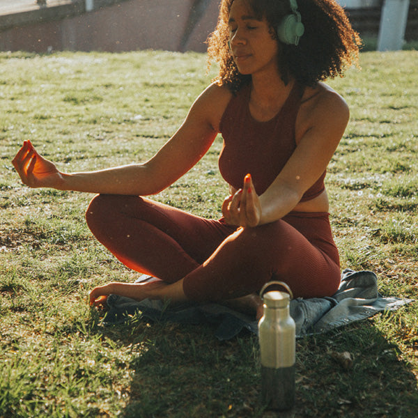 16oz-rise-reflect-with-bamboo-cap-k8 16oz_rise_reflect_yoga_park_headphones_square.jpg