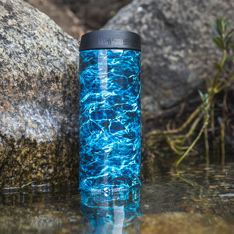 16oz-tkwide-with-cafe-cap-mossy-oak-q8 16oz_tumbler_mossyoak_bass_cafe_water_closeup_square.jpg
