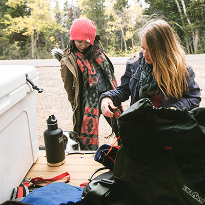 64oz-classic-with-loop-cap-q0 64oz_insulated_classic_backpackers_tailgate_square.jpg