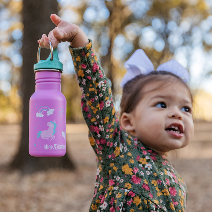 classic-kid-sippy-cap-m4 K12CNSIPPY-UN-kids_bottle_unicorn_lifestyle.jpg