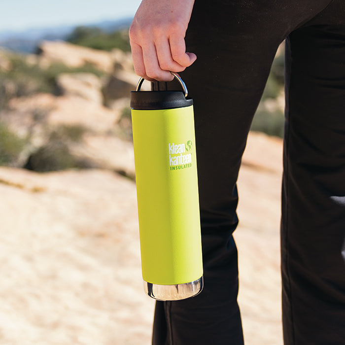tkwide-cafe-cap-t8 K20TKWPCC-JP-cafecap-loop-hiking_lifestyle.jpg
