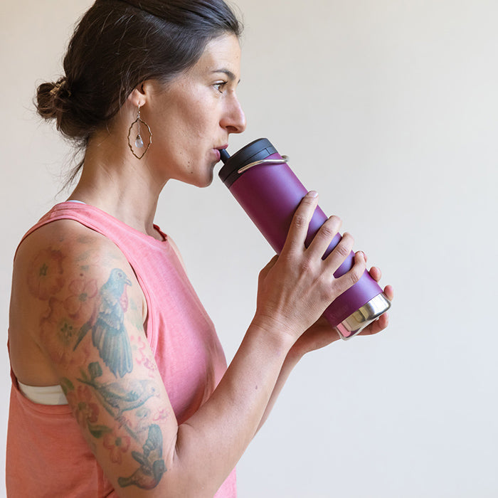 tkwide-twist-cap-with-straw-kit-b6 K20TKWPT-PP-T-TWIST-straw_cap_drinking_yoga_lifestyle_64bb08ca-98d0-4e89-83fd-b166cda65ccd.jpg