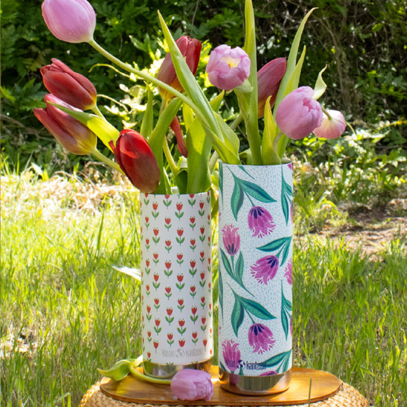 16oz-tkwide-with-cafe-red-tulips-b2 bottles_seasonal_spring_flowers_2_square.jpg
