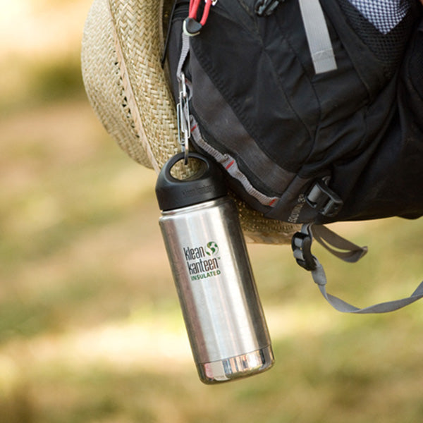 steel-s-biner-3-h9 carabiner_steel_bottle_backpack_lifestyle_dd4fef2d-f5d2-4f32-ac05-c706bd6b518e.jpg