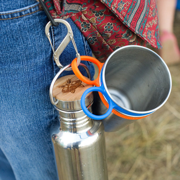 steel-s-biner-3-h9 carabiner_steel_clip_bottle_lifestyle_f9a2dad1-cd06-4894-b3ff-13476b2b5a87.jpg