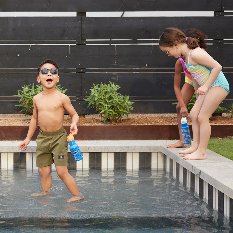 12oz-kid-s-classic-with-flip-seal-sport-cap-u2 kid_sport_flip_seal_12oz_boy_pool_square.jpg