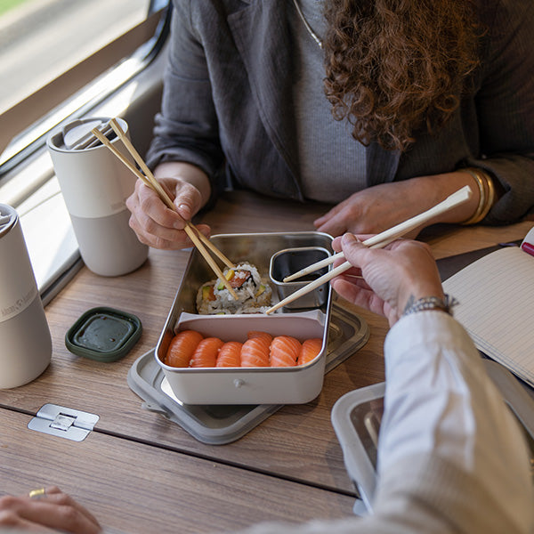 55oz-rise-food-box-big-meal-m0 rise_food_lunch_box_big_meal_tofu_sushi_share_square.jpg
