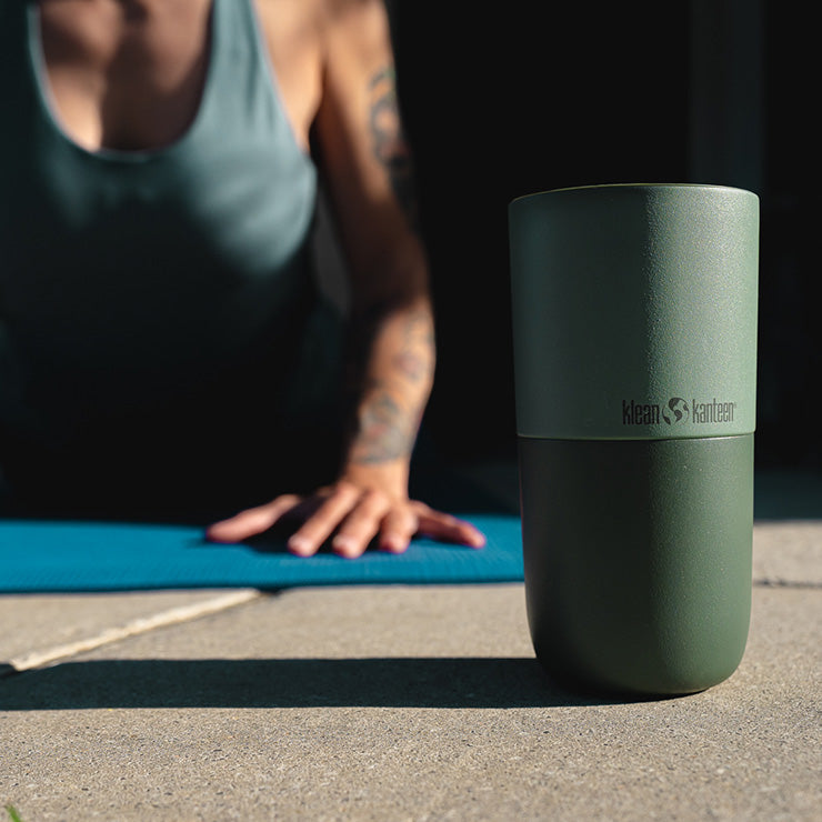 smoothie-set-t7 smoothie_kit_rise_tumbler_seaspray_closeup.jpg