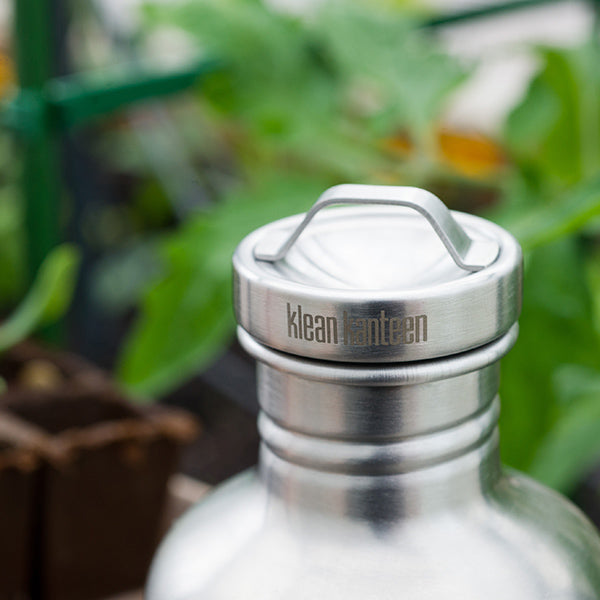 classic-steel-loop-cap-h0 stainless_cap_garden_lifestyle.jpg