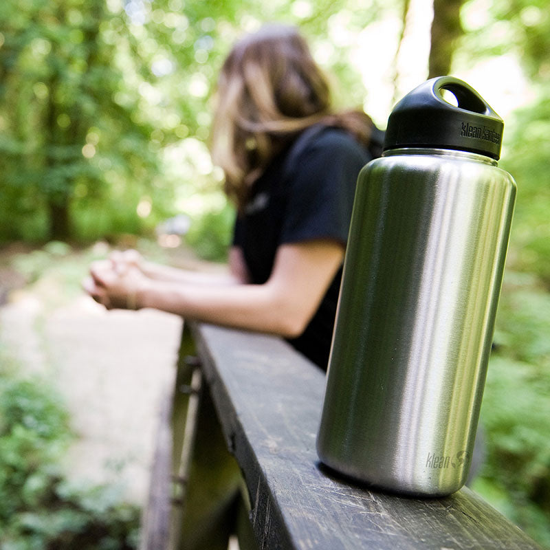 40oz-wide-with-loop-cap-u5 wide_40oz_bottle_bridge_closeup_square.jpg